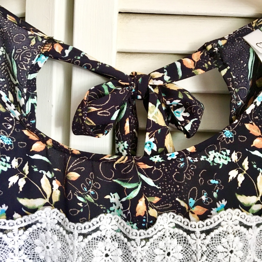 {NY Collection} Chiffon Tie Square Back Lace Tee - Picture 3 of 8